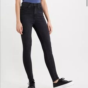 Levis Mile High Super Skinny Jean